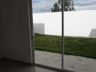 Foto 3 de VENDO HERMOSA CASA SAN ANTONIO DE PICHINCHIHA  U$S 117.000