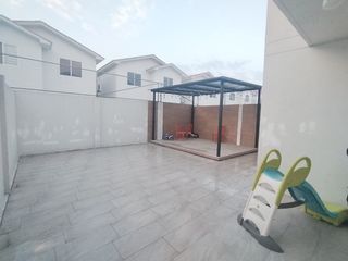 Foto 6 de SE ALQUILA CASA EN CASA LAGUNA - AV. LEON FEBRESCORDERO