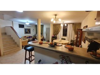 Foto 6 de Casa de Venta en urbanización de manta Manabí
