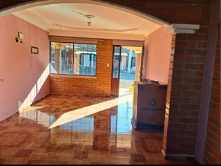 Se Vende Casa De Dos Departamento En Santa Isabel, Azuay.