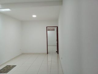 VENDO CASA 3 PLANTAS INDEPENDIENTES CON APARTAMENTOS, EL  TRONCAL CALI