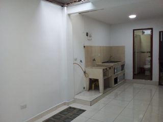 VENDO CASA 3 PLANTAS INDEPENDIENTES CON APARTAMENTOS, EL  TRONCAL CALI