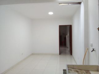 VENDO CASA 3 PLANTAS INDEPENDIENTES CON APARTAMENTOS, EL  TRONCAL CALI