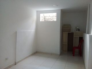 VENDO CASA 3 PLANTAS INDEPENDIENTES CON APARTAMENTOS, EL  TRONCAL CALI