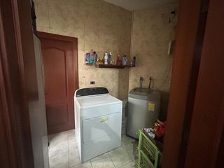 Foto 35 de VENTA DE CASA MUY AMPLIA EN VÍA A SAMBORONDÓN