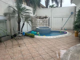 Foto 25 de VENTA DE CASA MUY AMPLIA EN VÍA A SAMBORONDÓN
