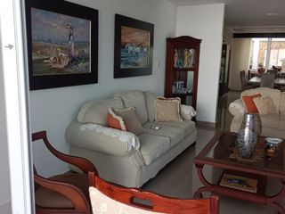 CASA  EN RENTA AL SUR DE MANTA, CERCA DEL MAR, MARINA BLUE