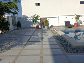 CASA  EN RENTA AL SUR DE MANTA, CERCA DEL MAR, MARINA BLUE