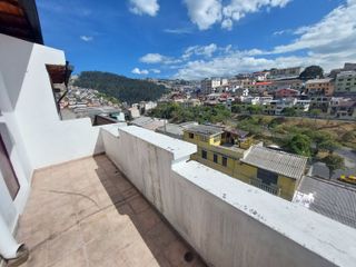Casa Patrimonial de 4 niveles en VENTA. Centro histórico de Quito