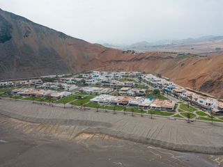 Hermosa casa de playa en exclusivo condominio