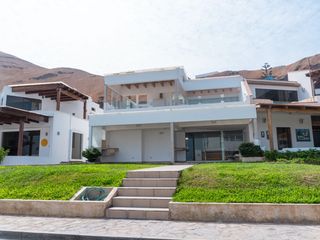 Hermosa casa de playa en exclusivo condominio