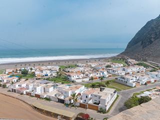 Hermosa casa de playa en exclusivo condominio