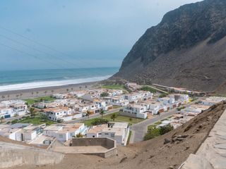 Hermosa casa de playa en exclusivo condominio