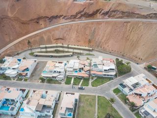 Hermosa casa de playa en exclusivo condominio