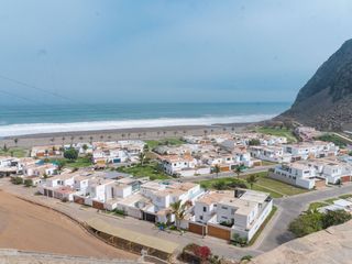 Hermosa casa de playa en exclusivo condominio