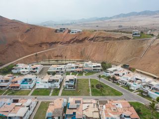 Hermosa casa de playa en exclusivo condominio