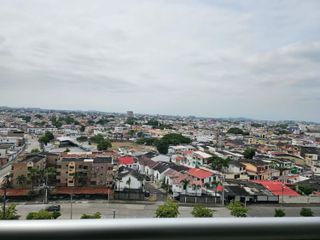 Venta de departamento con Vista Panorámica desde un cerro de 80 metros junto al Colegio San José frente a la urbanización Álamos Norte en Guayaquilegio San José La Salle, frente a la urbanización Los álamos Norte