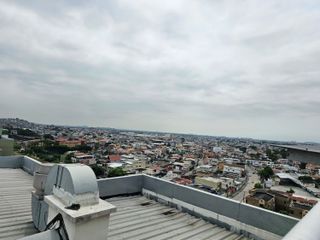 Venta de departamento con Vista Panorámica desde un cerro de 80 metros junto al Colegio San José frente a la urbanización Álamos Norte en Guayaquilegio San José La Salle, frente a la urbanización Los álamos Norte