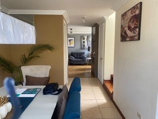 DEPARTAMENTO DUPLEX EN VENTA SECTOR EMBAJADA AMERICANA 3 DORMITORIOS
