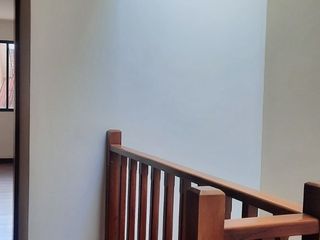 LA CASA QUE ESPERABAS!!! CON ÁREA VERDE, CALLE LOS ZANCOS. CUENCA  $128.000