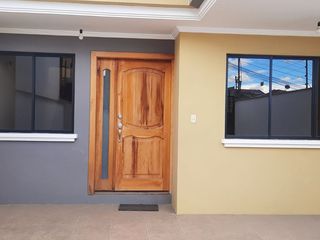 LA CASA QUE ESPERABAS!!! CON ÁREA VERDE, CALLE LOS ZANCOS. CUENCA  $128.000