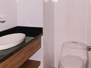 Venta o alquiler Hermoso departamento de 3 dormitorios ubicado en zona exclusiva, Quito Tenis .