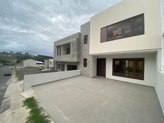 Casa en venta, sector Monay Carapungo
