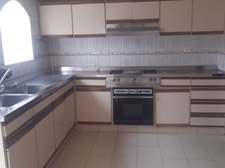 Foto 13 de SE VENDE EXCELENTE CASA CERCA ESCUELA MILITAR JOSE MARIA CORDOBA