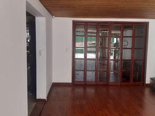 SE VENDE EXCELENTE CASA CERCA ESCUELA MILITAR JOSE MARIA CORDOBA