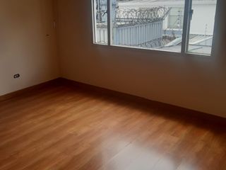 SE VENDE EXCELENTE CASA CERCA ESCUELA MILITAR JOSE MARIA CORDOBA