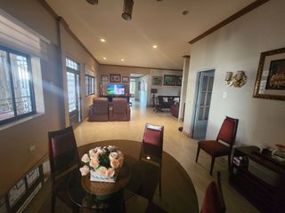 Foto 2 de Urdesa Norte, Opurtunidad, Vendo Hermosa Casa con Suite Independiente