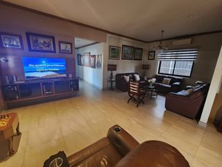 Foto 3 de Urdesa Norte, Opurtunidad, Vendo Hermosa Casa con Suite Independiente