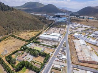 Galpon industrial en Calacali 4750 m2 de terreno mas 960 m2 de construccion