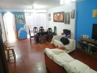 Se vende casa amplia de dos pisos con aires en San Martín