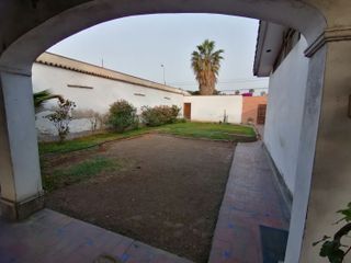 Venta de Casa Como Terreno de 1160 m² en Residencial, La Molina, Camacho.