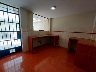 Foto 9 de Se Alquila Amplio Departamento A Pasos De Av. Micaela - Plaza vea Pascana