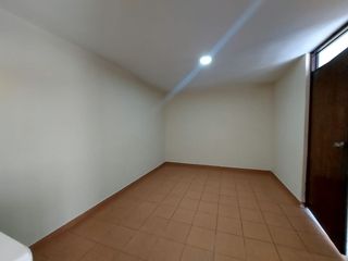 Foto 6 de Se Alquila Amplio Departamento A Pasos De Av. Micaela - Plaza vea Pascana