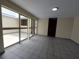 Foto 1 de Se Alquila Amplio Departamento A Pasos De Av. Micaela - Plaza vea Pascana