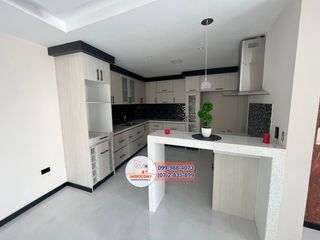 Foto 1 de Hermosa casa VIP con área verde de venta, Sector cuatro esquinas de Ricaurte C1110