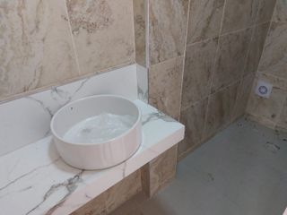 Foto 10 de Casa de venta en la Urb. San Antonio, Vía a Samborondón, 4 dormitorios.