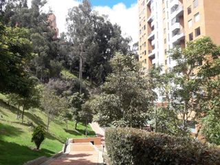 Venta apartamento Bosque de Pinos vista panorámica, sector residencial rodeado naturaleza