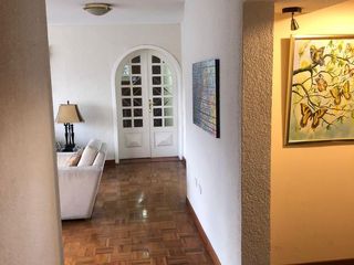 Foto 6 de Vendo Departamento Remodelado Av Gaspar de Villarroel y Eloy Alfaro.