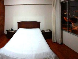 Foto 5 de Vendo Departamento Remodelado Av Gaspar de Villarroel y Eloy Alfaro.