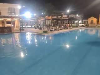 Foto 11 de En alquiler hermosa y espaciosa casa en La Rioja, primeras etapas. Av. León Frebes Cordero