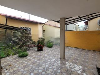 Foto 21 de En alquiler hermosa y espaciosa casa en La Rioja, primeras etapas. Av. León Frebes Cordero