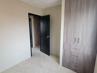 Foto 33 de En alquiler hermosa y espaciosa casa en La Rioja, primeras etapas. Av. León Frebes Cordero