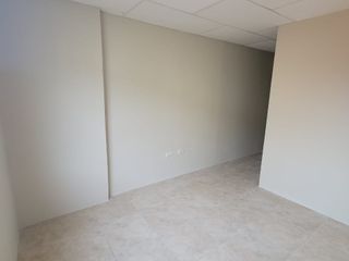 Foto 37 de En alquiler hermosa y espaciosa casa en La Rioja, primeras etapas. Av. León Frebes Cordero