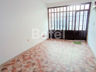 Foto 3 de Venta Casa Residencial a 8 minutos del Parque Calderón