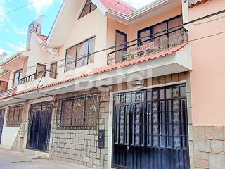 Foto 1 de Venta Casa Residencial a 8 minutos del Parque Calderón