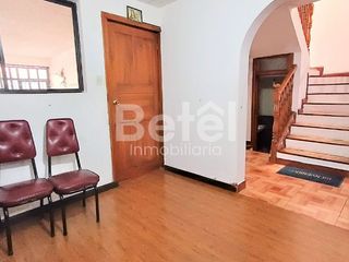 Foto 4 de Venta Casa Residencial a 8 minutos del Parque Calderón